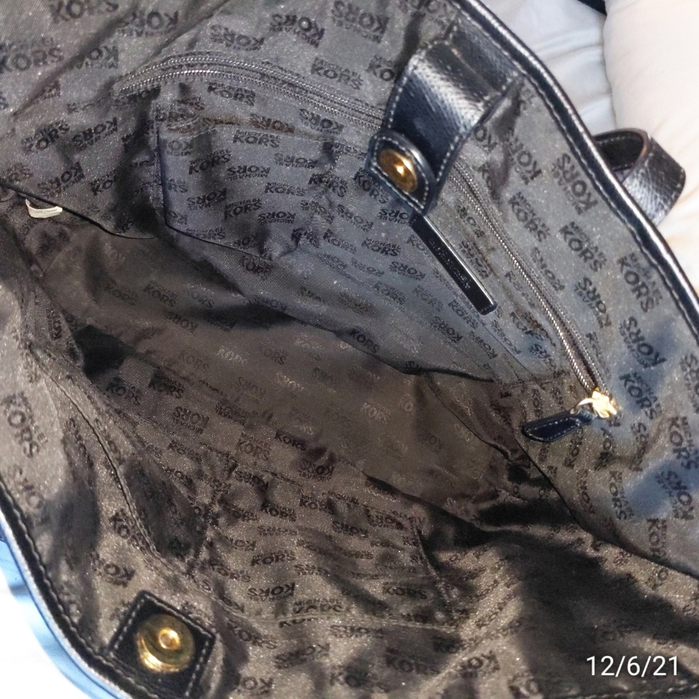 MICHAEL Michael Kors Travel Black Leather Tote - Picture 9 of 13